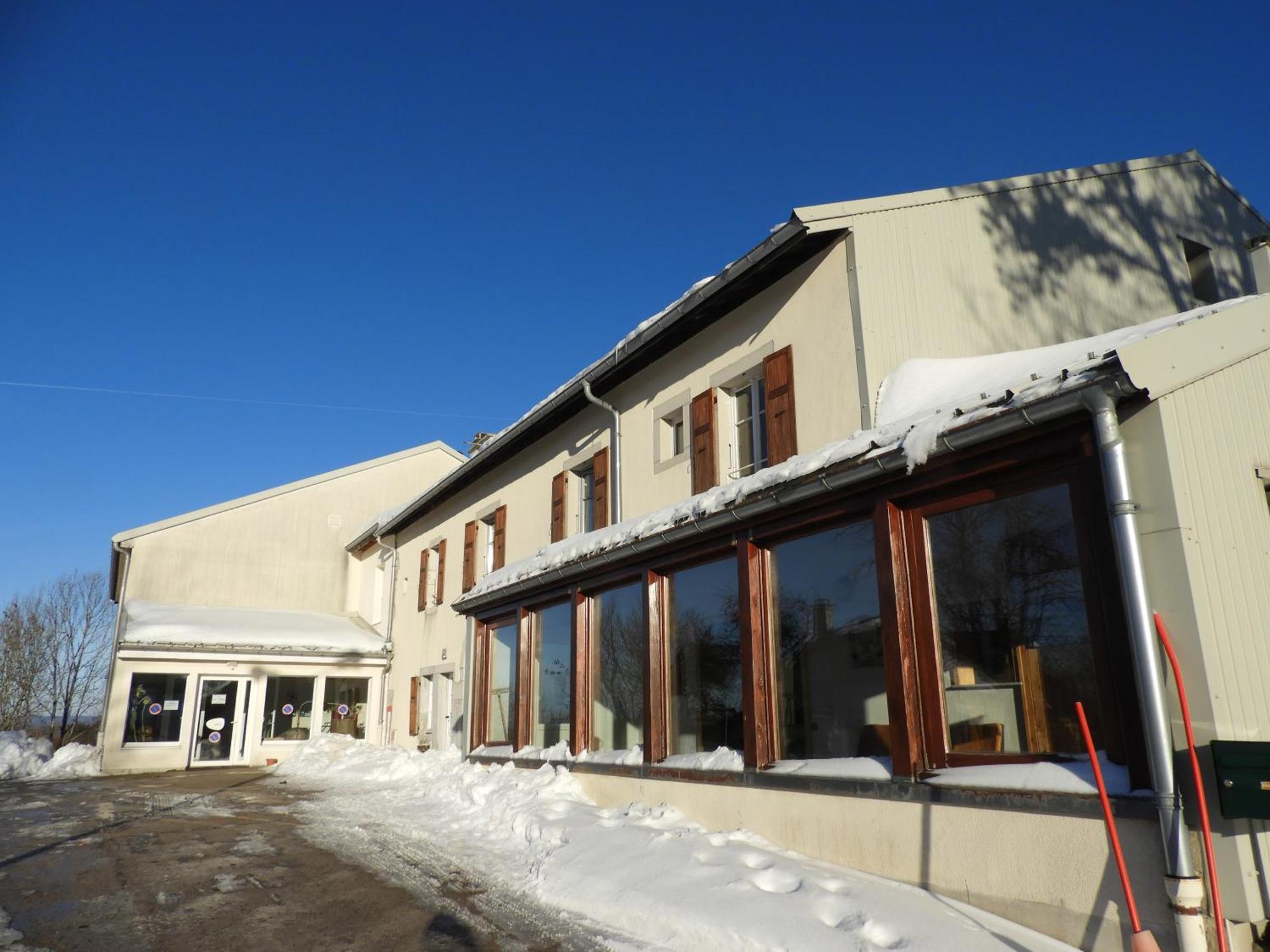 Apf France Handicap - Ferme Leonie Saint-Laurent-en-Grandvaux Exterior photo